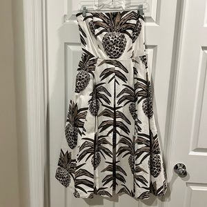 New York & Company (Eva Mendez)
Strapless dress with pockets